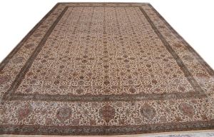 Kashmiri Handmade Silk on Silk Carpet