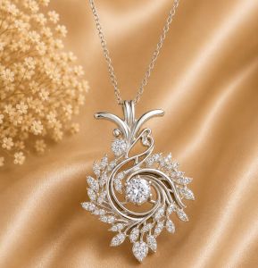 18K Yellow Gold Leaf Design Round Diamond Pendant Necklace
