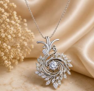 18K Yellow Gold Leaf Design Round Diamond Pendant Necklace