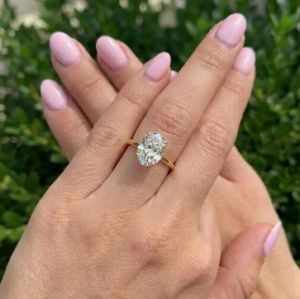 2 Carat E VVS2 IGI Certified Oval Cut Lab Grown Diamond Ring