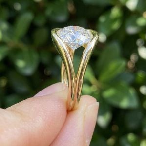 2 CT Round Cut E VVS2/VS1 Lab Grown Diamond Ring