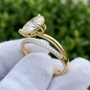 22k Pear Shaped Center Stone Lab Grown Diamond Engagement Ring