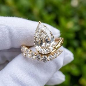 3.00CT Pear Cut E VVS2/VS1 IGI Certified Lab Grown Diamond Engagement Ring Set