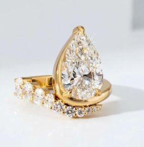 3.00CT Pear Cut E VVS2/VS1 IGI Certified Lab Grown Diamond Engagement Ring Set