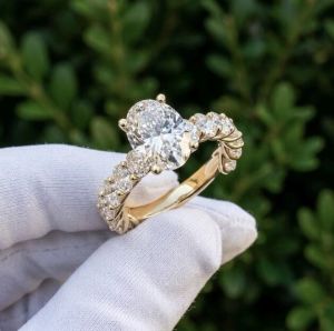 3 Carat Oval IGI Certified E VVS2/VS1 Lab Grown Diamond Engagement Ring