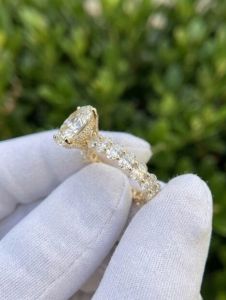 3 Carat Oval IGI Certified E VVS2/VS1 Lab Grown Diamond Engagement Ring