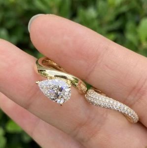 3 CT Pear Cut E VVS2 Lab Grown Diamond Bridal Ring Set