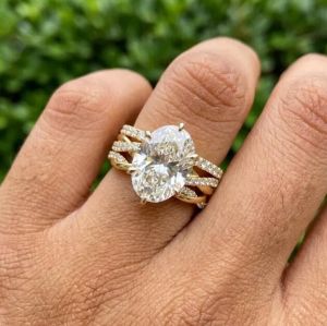 3 Ring Bridal Set With 3CT Oval E VVS2/VS1 IGI Certified Lab Grown Diamond