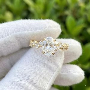 3CT E VVS2 IGI Certified Oval Lab Grown Diamond Engagement Ring with Hidden Halo