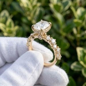 3CT E VVS2 IGI Certified Oval Lab Grown Diamond Engagement Ring with Hidden Halo