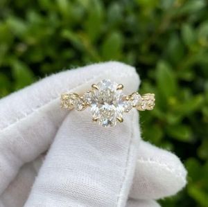 3CT E VVS2 IGI Certified Oval Lab Grown Diamond Engagement Ring with Hidden Halo