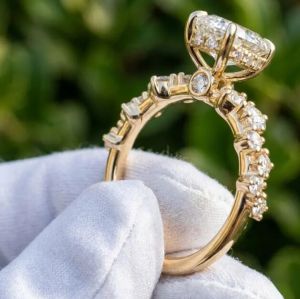 3CT E VVS2 IGI Certified Oval Lab Grown Diamond Engagement Ring with Hidden Halo