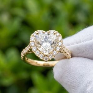 3CT Heart Cut E VVS2/VS1 Lab Grown IGI Certified Diamond Ring