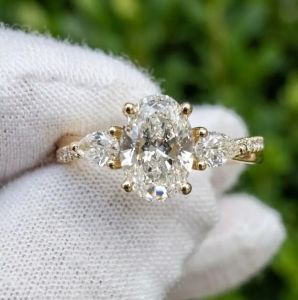 3CT IGI Certified E VVS2 Oval Lab Grown Diamond Engagement Ring
