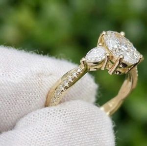3CT IGI Certified E VVS2 Oval Lab Grown Diamond Engagement Ring