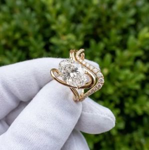 3CT Oval Cut E VVS2 / VS1 IGI Certified Lab Grown Diamond Bridal Ring