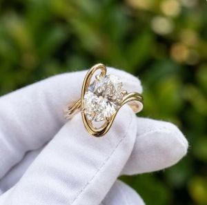 3CT Oval Cut E VVS2 / VS1 IGI Certified Lab Grown Diamond Bridal Ring