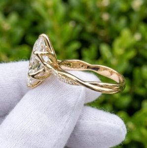 3Ct Oval Cut E VVS2/VS1 Lab Grown Diamond Ring