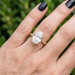 3Ct Oval Cut E VVS2/VS1 Lab Grown Diamond Ring