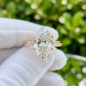 3Ct Oval Cut E VVS2/VS1 Lab Grown Diamond Ring
