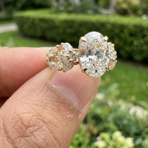 3CT Oval Cut E VVS2/VS1 Lab Grown Diamond Engagement Ring