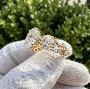 3CT Oval Cut E VVS2/VS1 Lab Grown Diamond Engagement Ring
