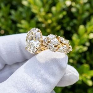 3CT Oval Cut E VVS2/VS1 Lab Grown Diamond Engagement Ring