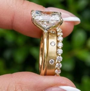 3CT Radiant Cut E VVS2/VS1 Lab Grown Diamond Ring Set