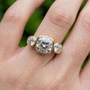 3CTW Carat Cushion Cut E VVS2/VS1 Lab Grown Diamond 3 Stone Ring