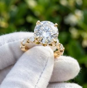 4 CT Round Cut E VVS2/VS1 IGI Certified Lab Grown Diamond Engagement Ring