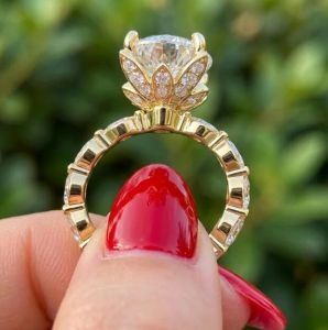 4 CT Round Cut E VVS2/VS1 IGI Certified Lab Grown Diamond Engagement Ring