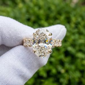 4CT IGI Certified Oval Cut E VVS2/VS1 and 6CTW Lab Growns Diamond Engagement