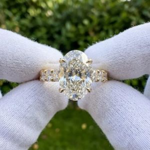 4CT IGI Certified Oval Cut E VVS2/VS1 and 6CTW Lab Growns Diamond Engagement