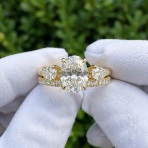 E VVS2/VS1 IGI Certified Oval Cut Lab Grown Diamond Bridal Ring Set