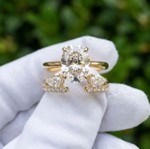E VVS2/VS1 IGI Certified Oval Cut Lab Grown Diamond Bridal Ring Set