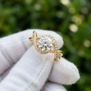 IGI Certified E VVS2 Round Lab Grown Diamond Ring