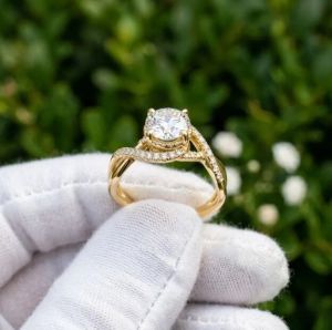 IGI Certified E VVS2 Round Lab Grown Diamond Ring