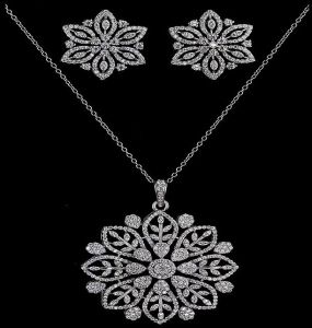 Lab Grown Diamond Flower Pendant Set