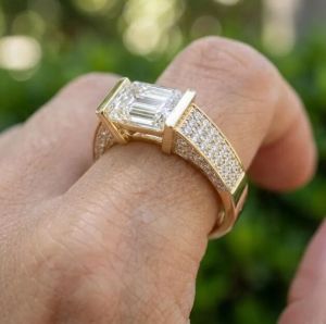 Yellow Gold E VVS2/VS1 Emerald Cut Lab Grown Diamond Ring Set