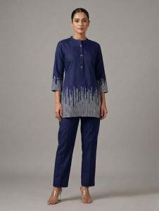 Ladies Navy Blue Embroidered Kurti Pant Set