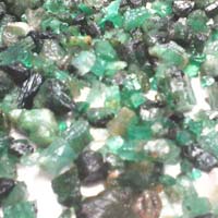 emerald rough stone