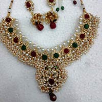 ANTIQUE NECKLACE SET 5