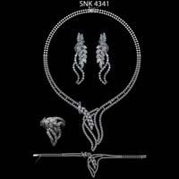 Diamond Necklace Set (SNK 4341)