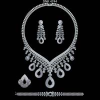 Diamond Necklace Set (SNK 4744)