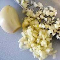 dehydrated chopped garlic