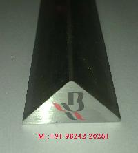 Magnetic Triangle Chamfer