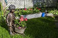 garden decorative statues