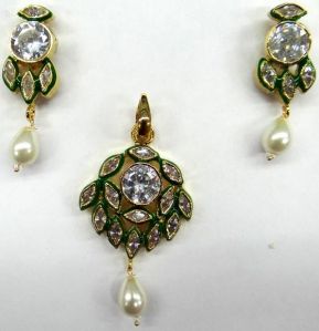 Kenyon Nizaam Pendant Set