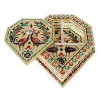 DIAMOND SHAPED, FLOWER DESIGNED HAND-MADE MEENAKARI DECORATIVE PLATTER