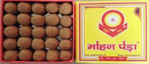 Mohan Besan ke Ladoo